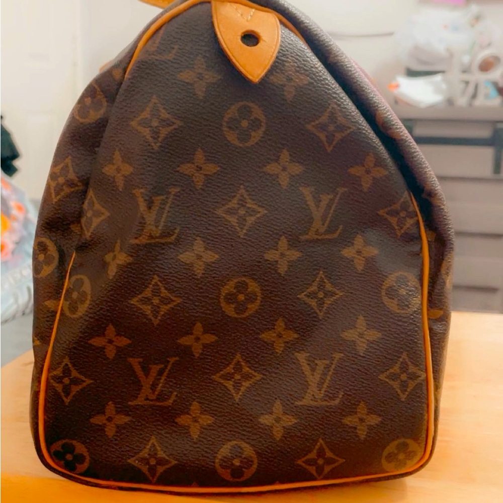 Louis Vuitton 
Speedy 35 - Picture 2 of 9